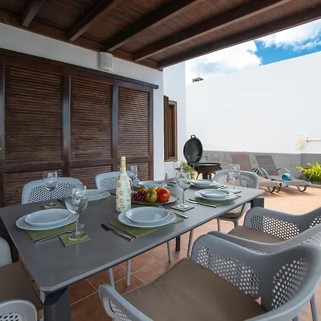 Maderita - Lovely 3 Bed In * Playa Blanca (Lanzarote)